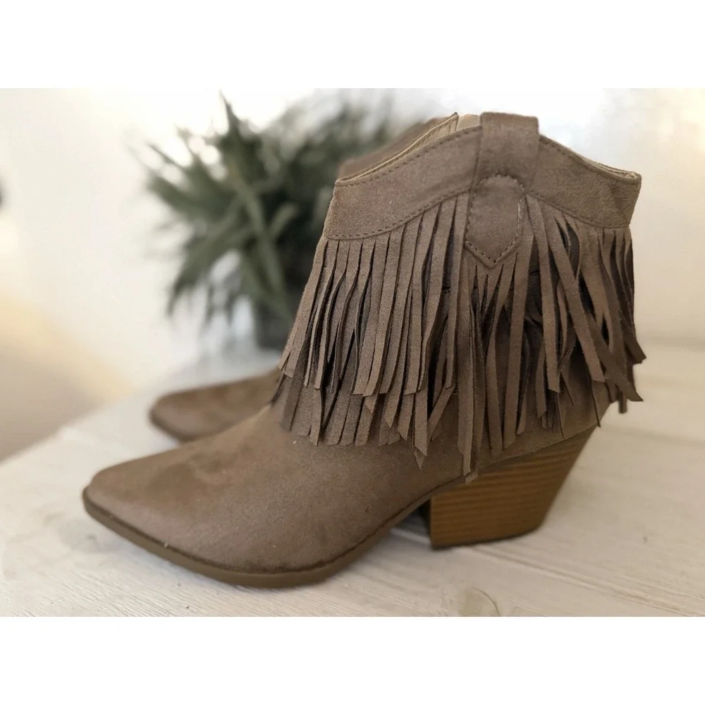 NEW Indigo Rd. Fringe Ankle Boots Axwell Sz 7 Brown Sueded Western Boho Cowgirl